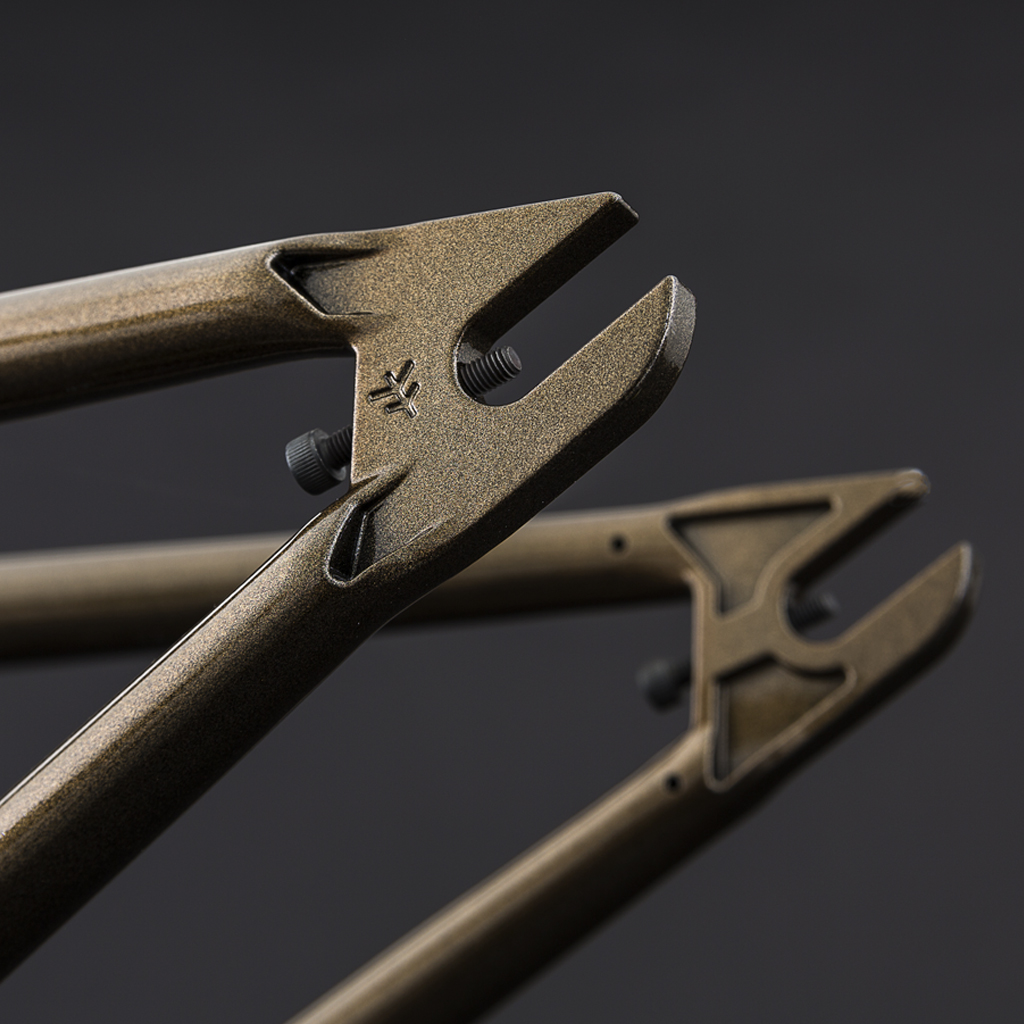 Courage Adams Geo Frame - 2017 Sneak Peek