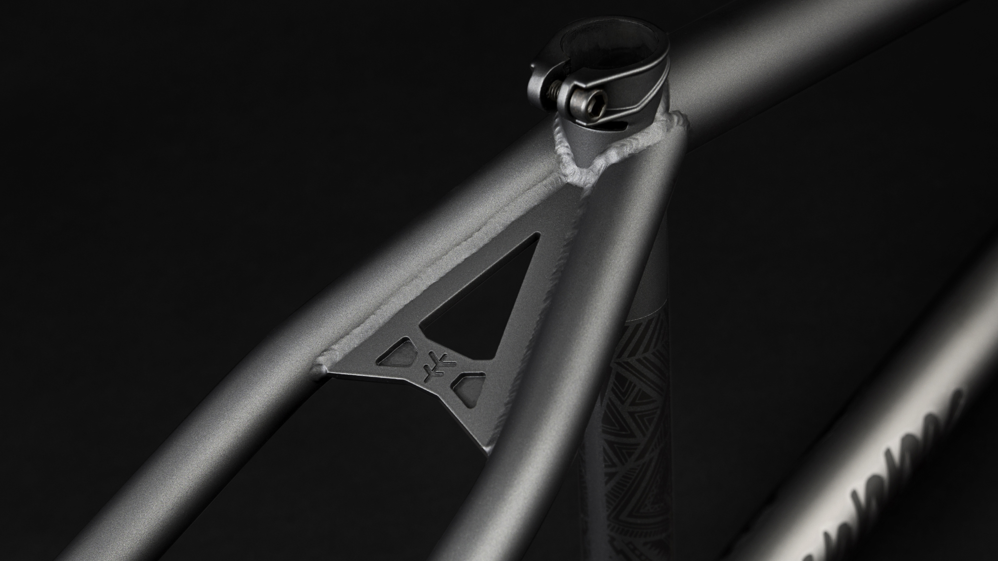2019 Sneak Peek: Courage Adams Signature Savanna Frame In Flat Dark Grey