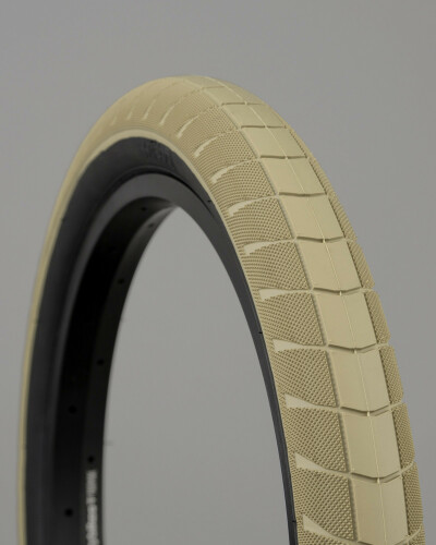 Trebol Tire